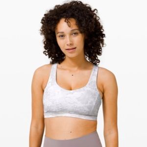 Lululemon FREE TO BE SERENE BRA *LIGHT SUPPORT, C/D CUP